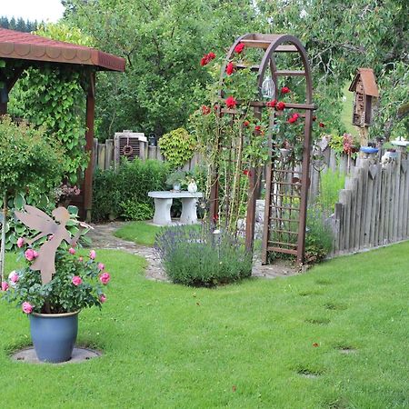 Ferienwohnung Haus Am Roetenberg Grafenhausen Bagian luar foto