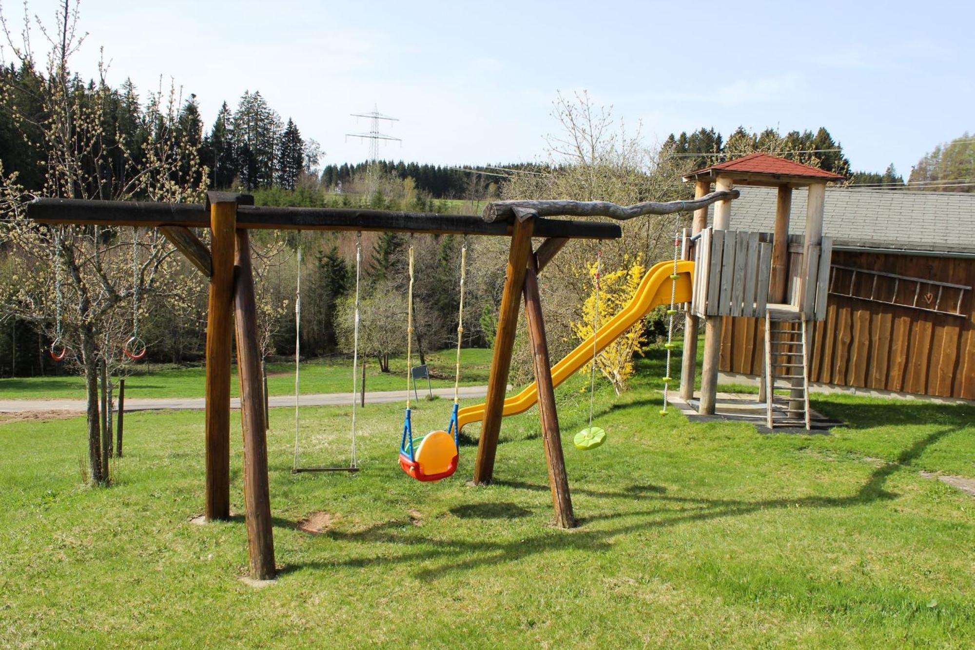 Ferienwohnung Haus Am Roetenberg Grafenhausen Bagian luar foto